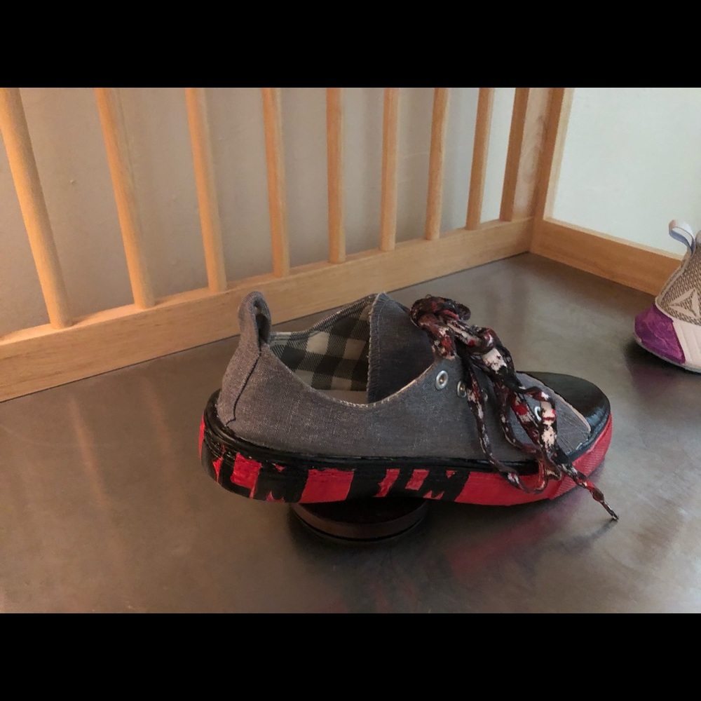 Faux chucks BLM